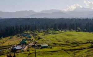 Stay in Huts in the Doodhpathri Meadows