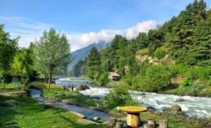 Best Time to Visit Betaab Valley